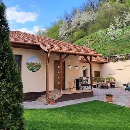 Hos-Cegledi Vendeghaz Miskolc -Oenallo Otthon, Mely Csak Az Oenoeke Екстериор снимка